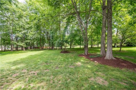 548 Squirrel Hill Drive Youngstown OH 44512