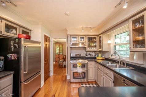 548 Squirrel Hill Drive Youngstown OH 44512