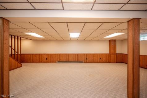 548 Squirrel Hill Drive Youngstown OH 44512