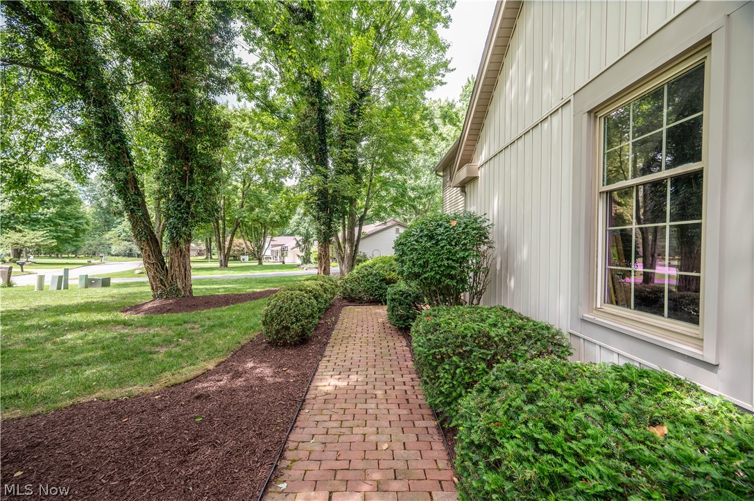 548 Squirrel Hill Drive Youngstown OH 44512