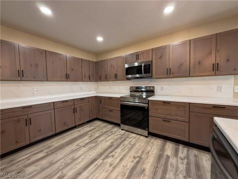 105 E Vermont Avenue Sebring OH 44672