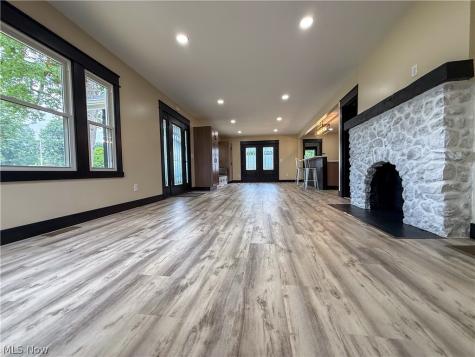 105 E Vermont Avenue Sebring OH 44672