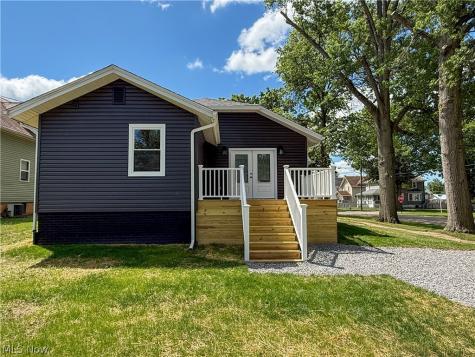 105 E Vermont Avenue Sebring OH 44672