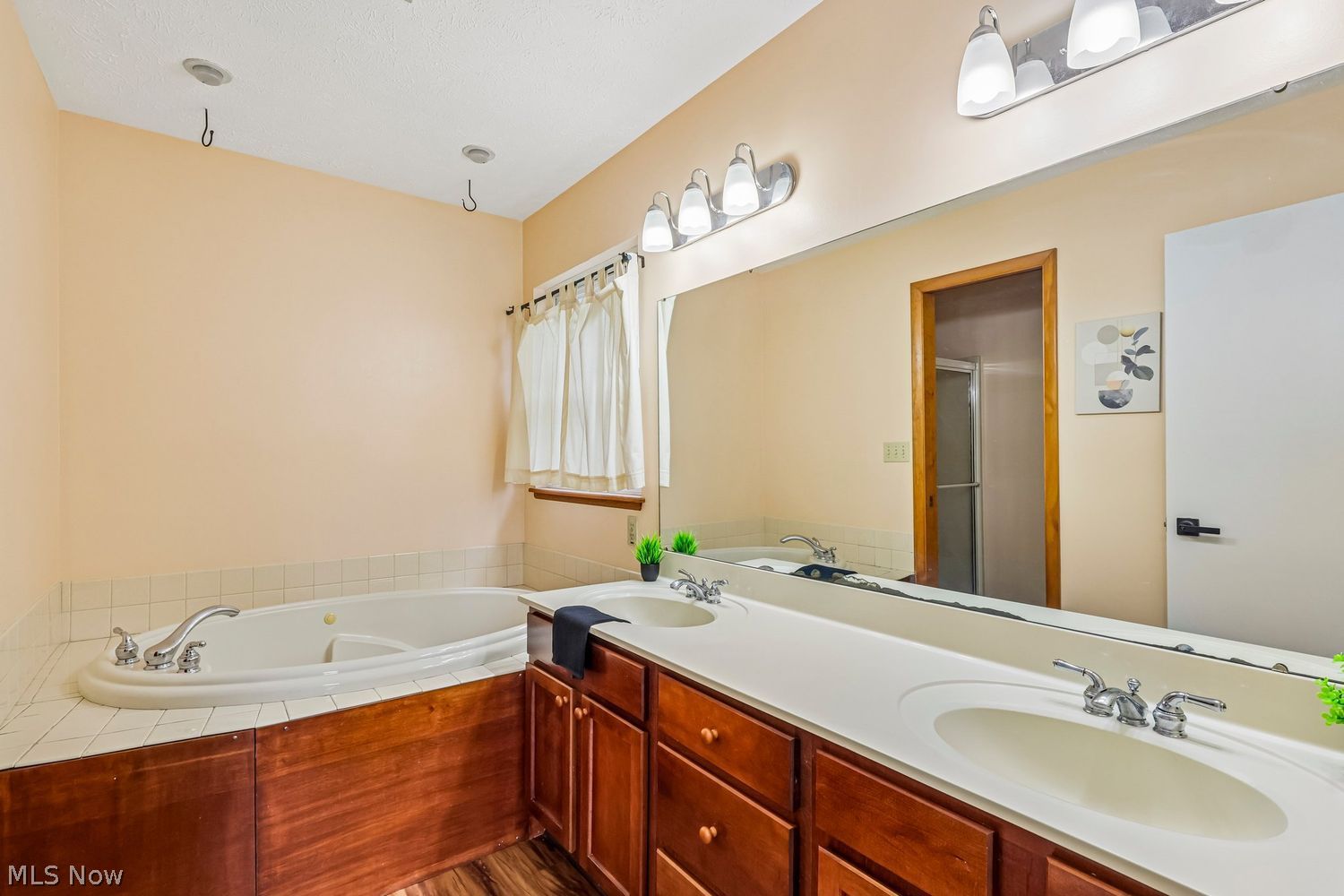 2846 Stark Drive Willoughby Hills OH 44094