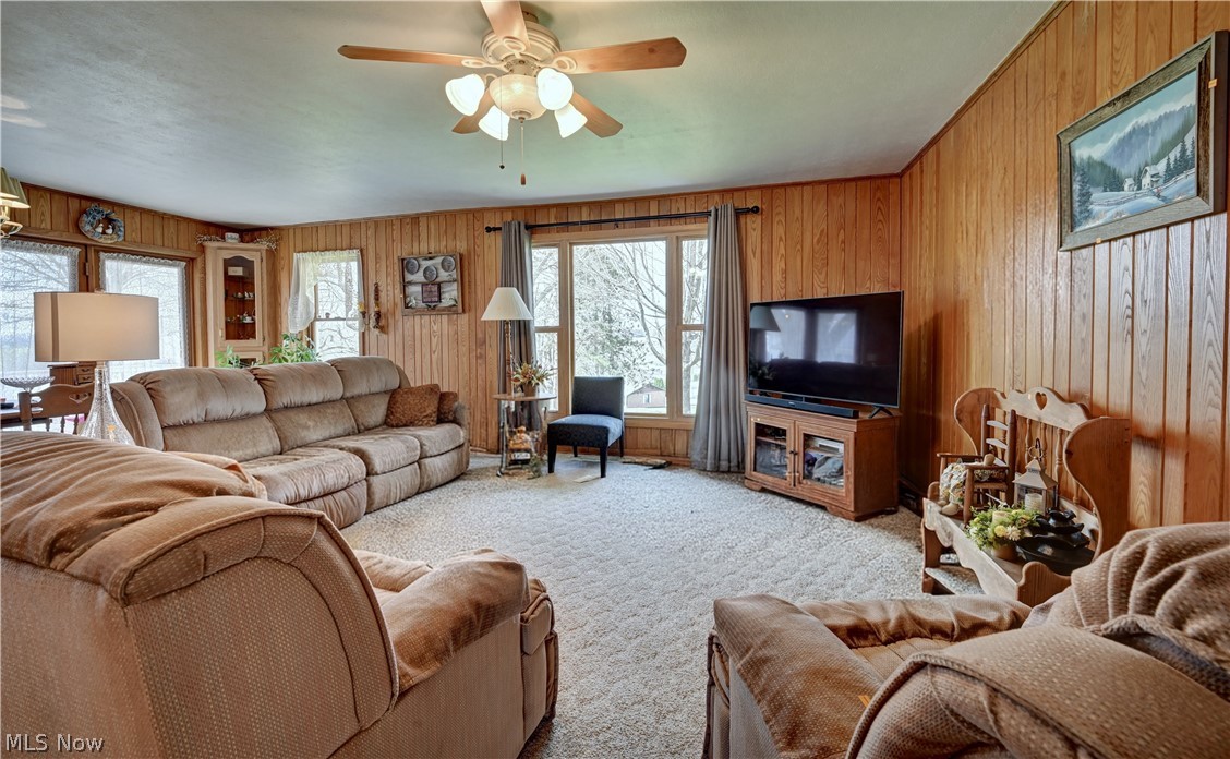 336 High Street SW Sugarcreek OH 44681