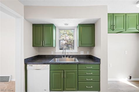 21391 Westport Avenue Euclid OH 44123