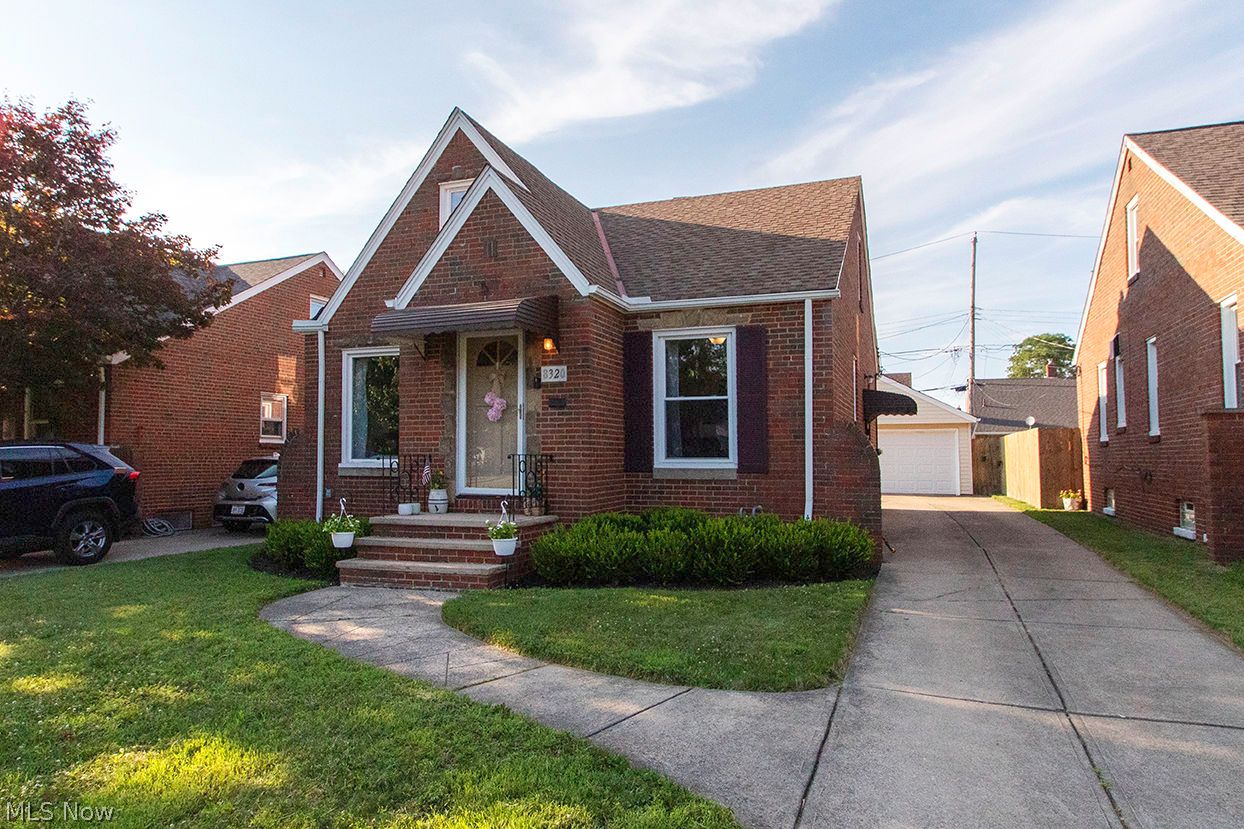 8320 Whitehaven Drive Parma OH 44129
