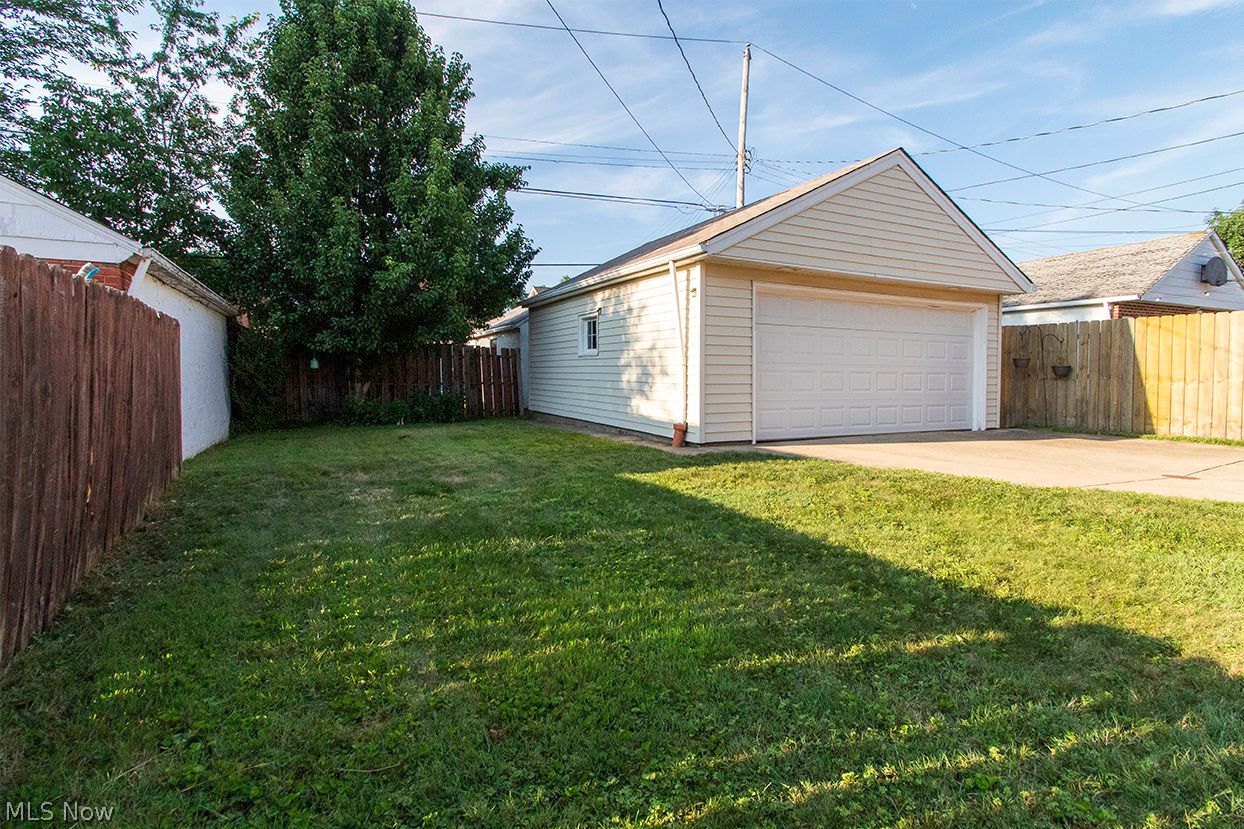 8320 Whitehaven Drive Parma OH 44129
