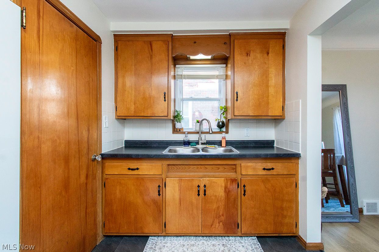 8320 Whitehaven Drive Parma OH 44129