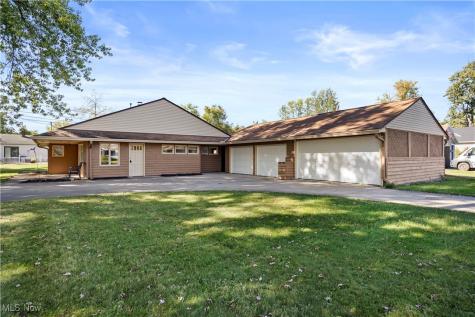 552 Treadway Boulevard Sheffield Lake OH 44054