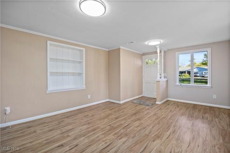 552 Treadway Boulevard Sheffield Lake OH 44054