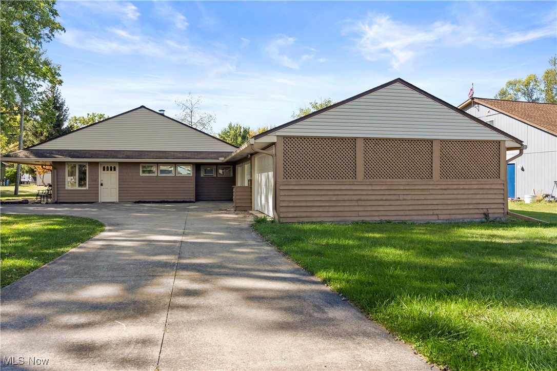 552 Treadway Boulevard Sheffield Lake OH 44054