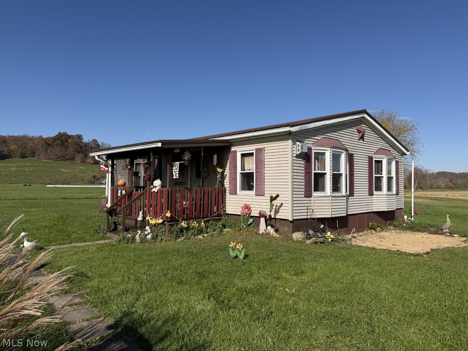 29440 Edie Road Uhrichsville OH 44683