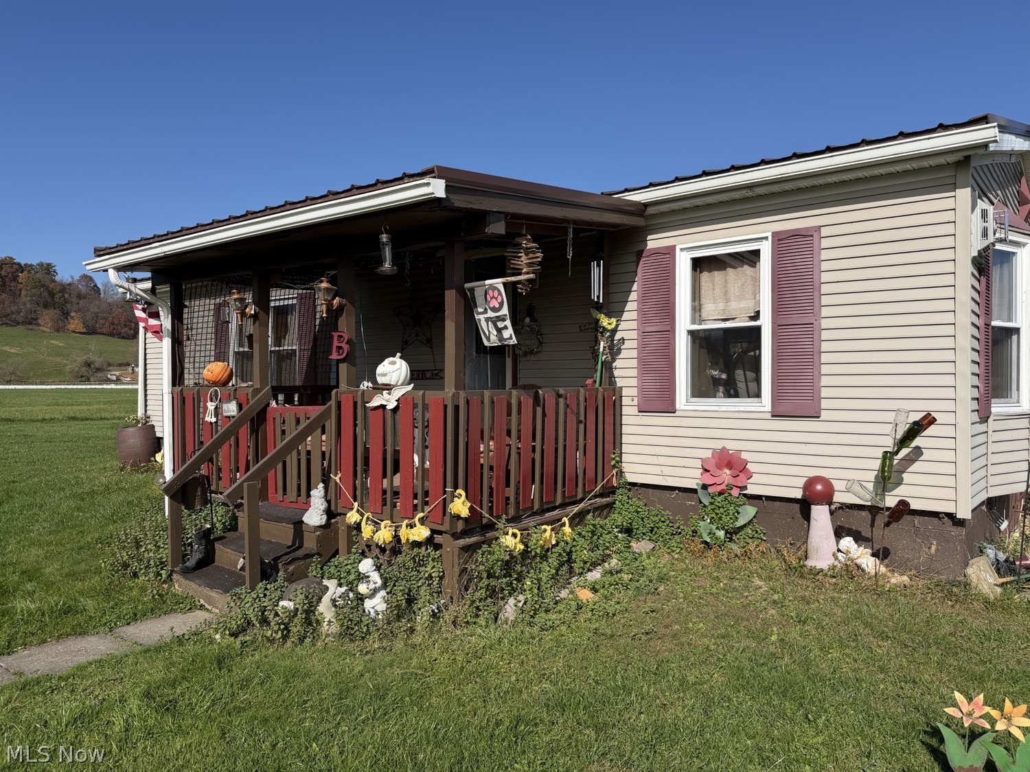 29440 Edie Road Uhrichsville OH 44683