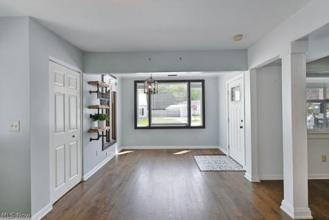 1910 Tudor Street Cuyahoga Falls OH 44221