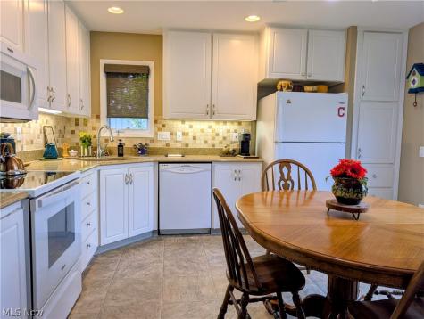 10772 Meadow Trail Strongsville OH 44149