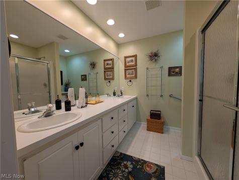 10772 Meadow Trail Strongsville OH 44149