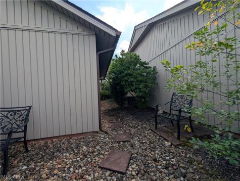 10772 Meadow Trail Strongsville OH 44149