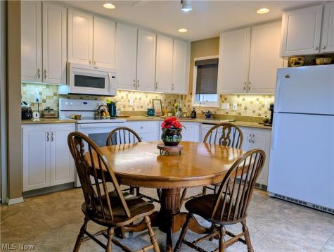 10772 Meadow Trail Strongsville OH 44149