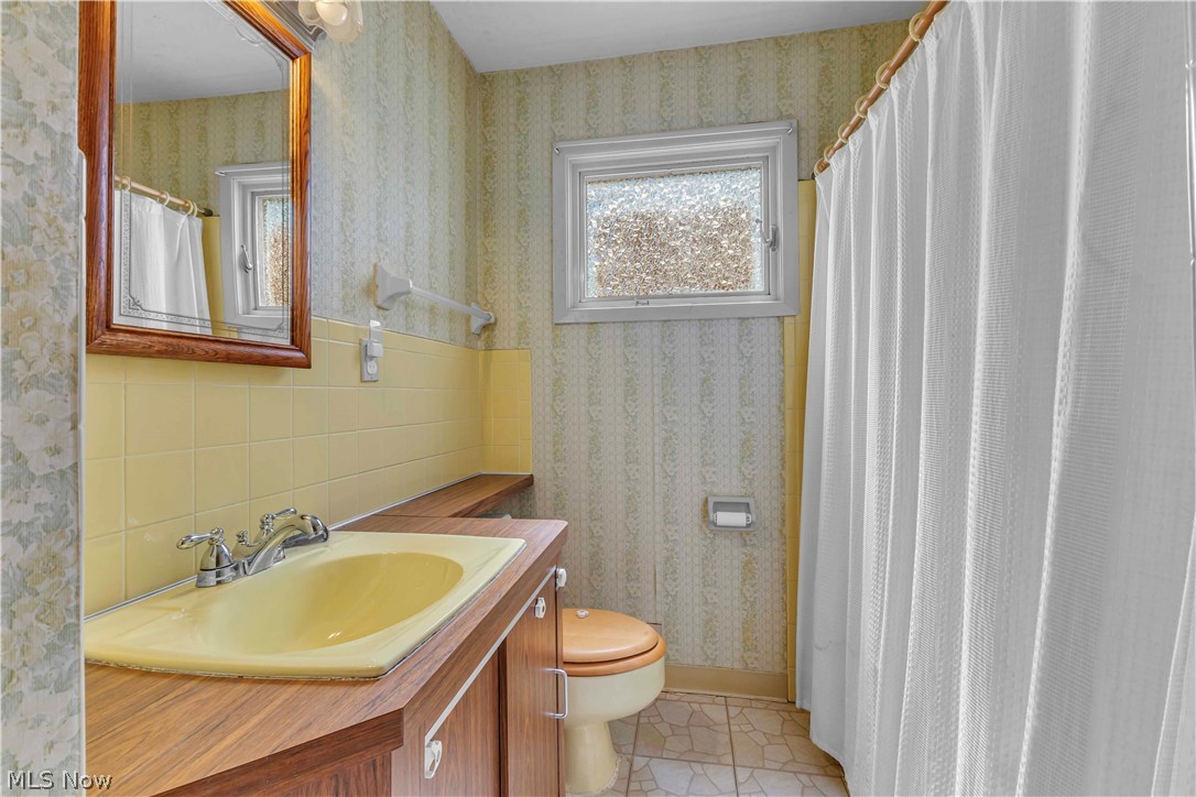 156 Berkshire Road Avon Lake OH 44012