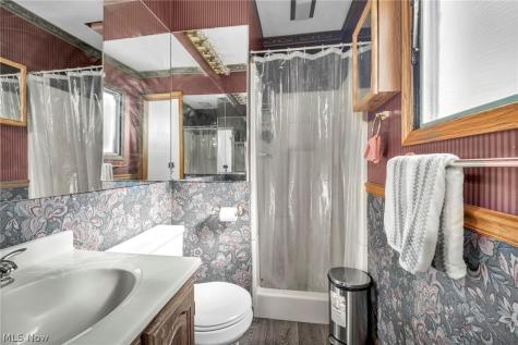 567 Eric Drive Tallmadge OH 44278
