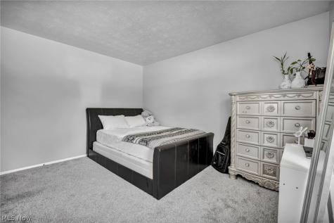 567 Eric Drive Tallmadge OH 44278