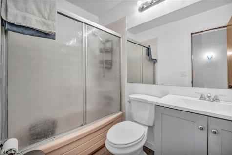 567 Eric Drive Tallmadge OH 44278