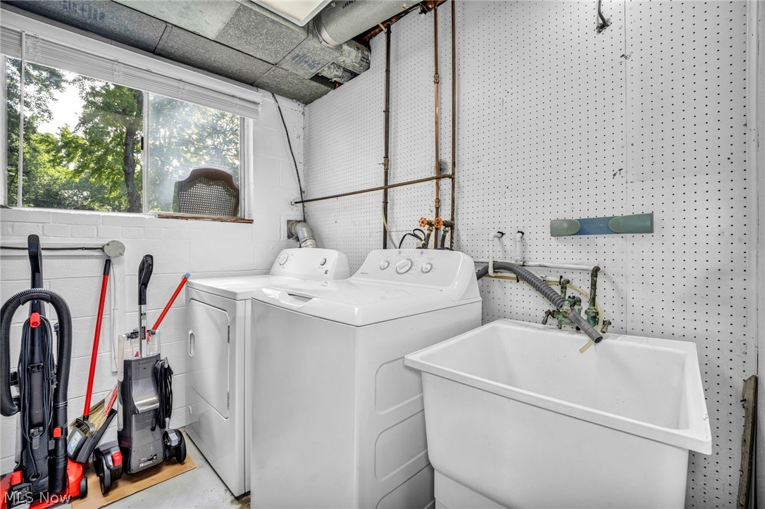 567 Eric Drive Tallmadge OH 44278