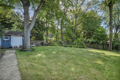 567 Eric Drive Tallmadge OH 44278