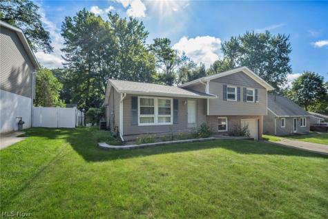 567 Eric Drive Tallmadge OH 44278