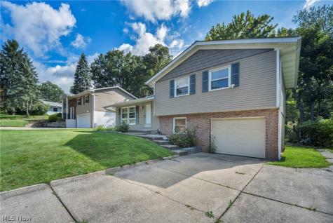 567 Eric Drive Tallmadge OH 44278