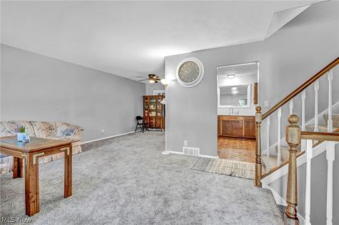 567 Eric Drive Tallmadge OH 44278