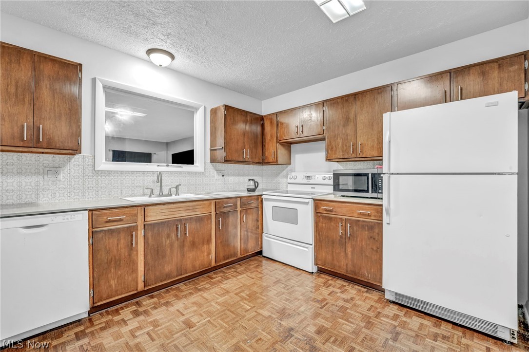 567 Eric Drive Tallmadge OH 44278