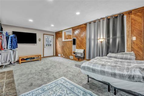 567 Eric Drive Tallmadge OH 44278