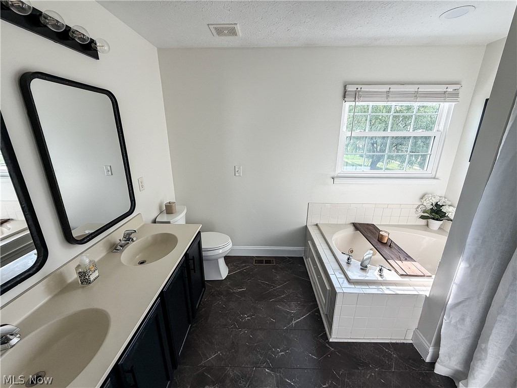 3670 Strawberry Hill Rootstown OH 44272