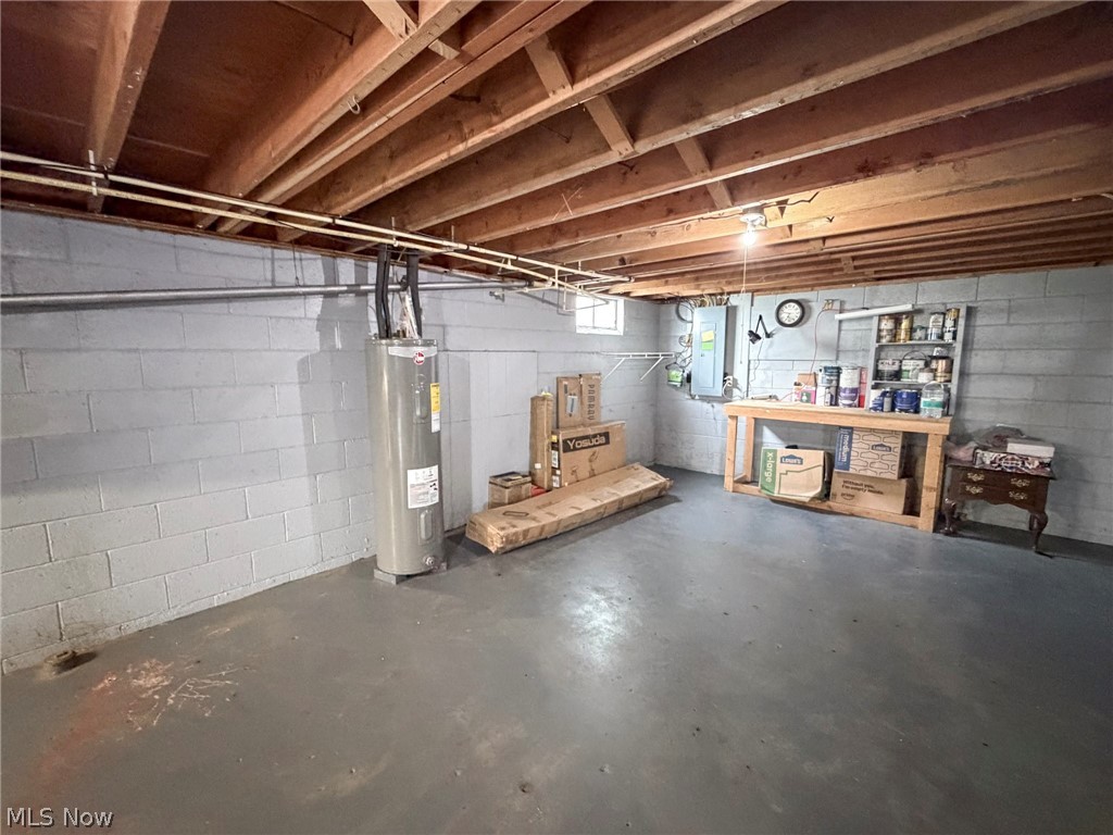 568 12th Street NW Carrollton OH 44615
