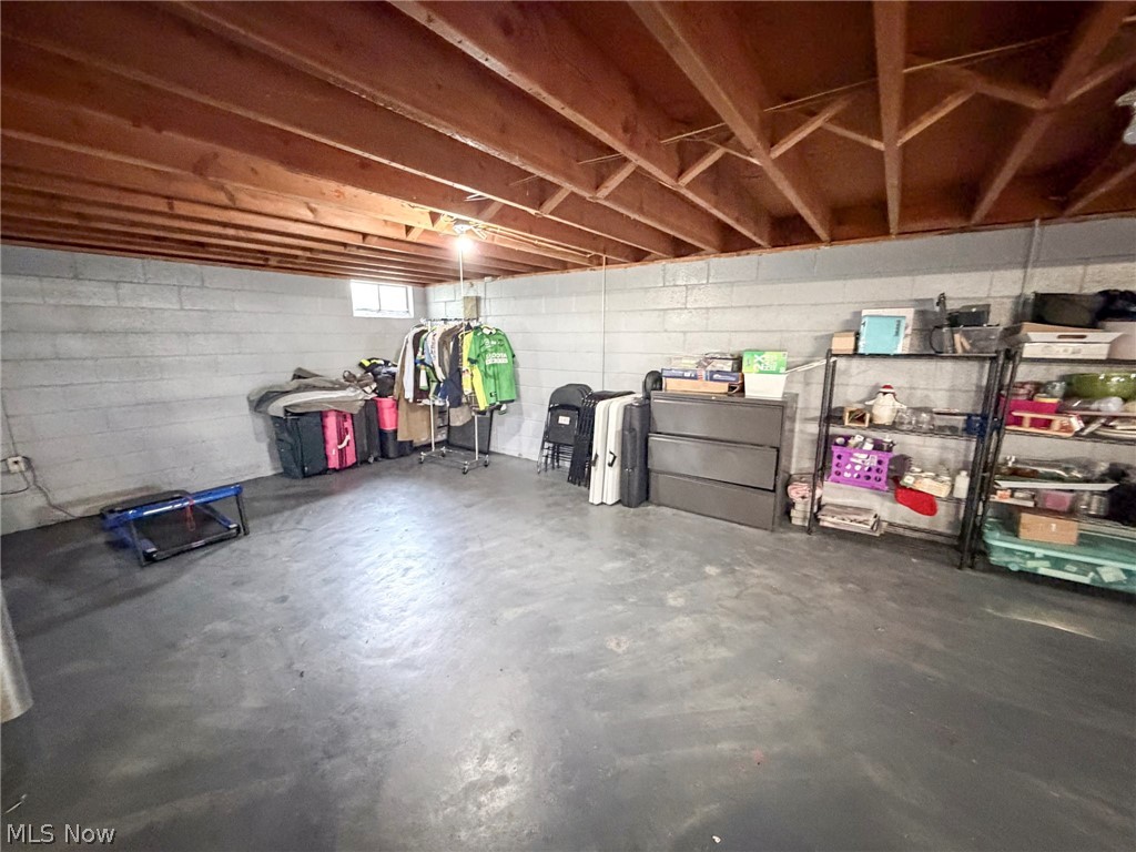 568 12th Street NW Carrollton OH 44615