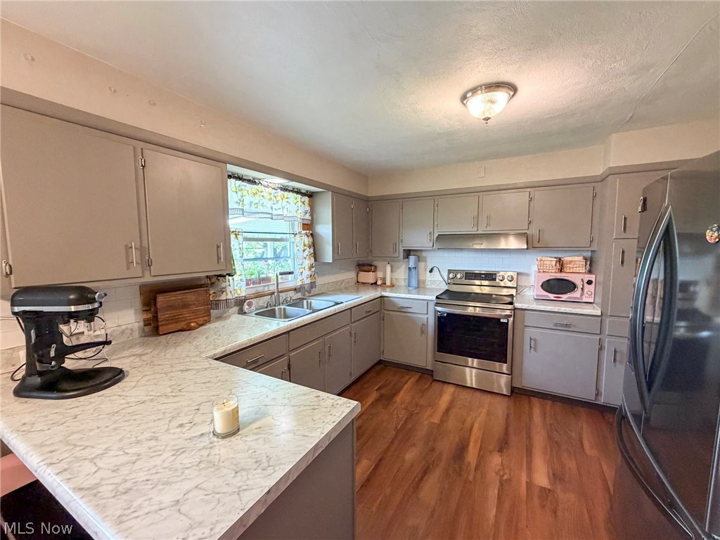 568 12th Street NW Carrollton OH 44615