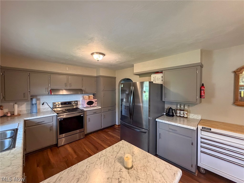 568 12th Street NW Carrollton OH 44615