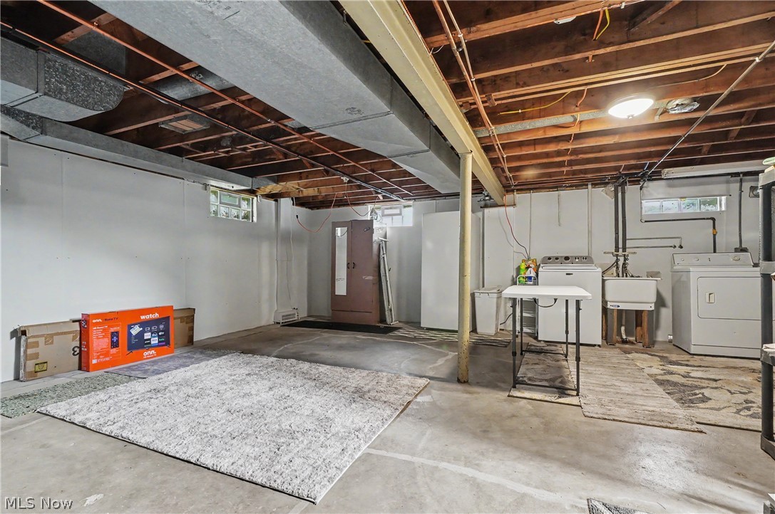 638 Brandon Avenue Struthers OH 44471