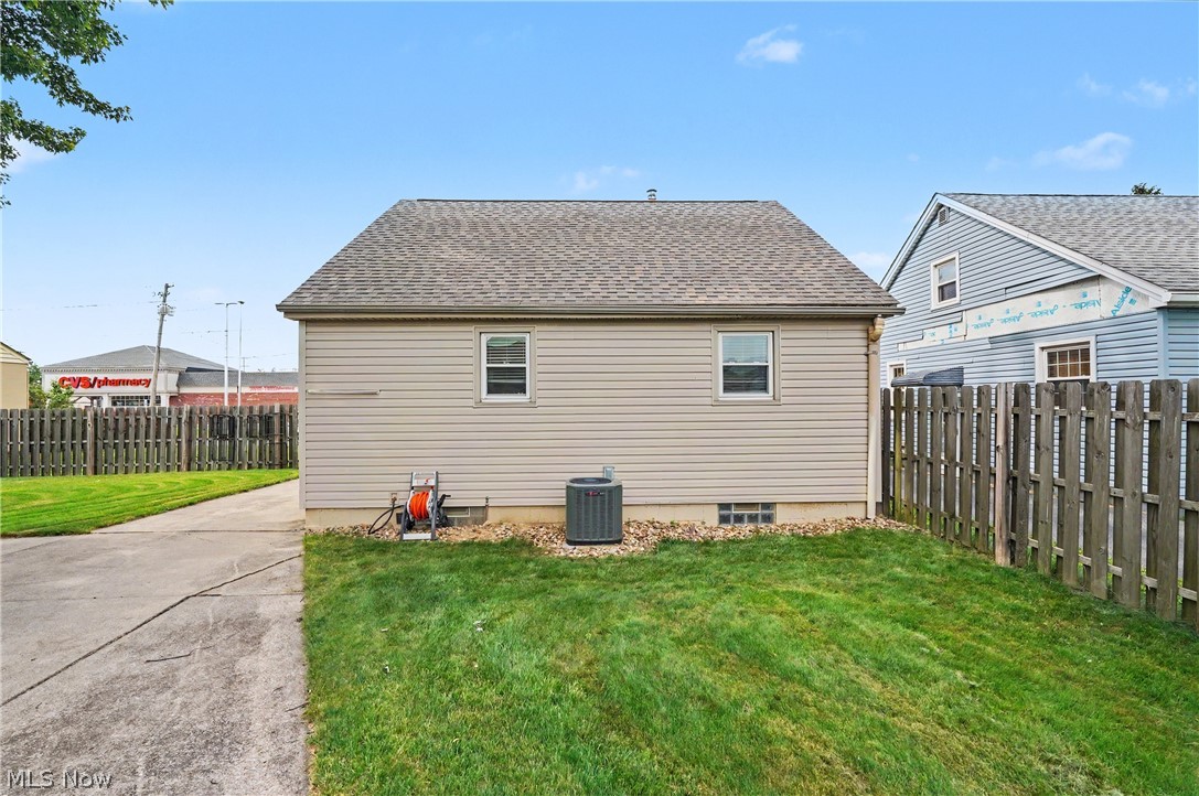 638 Brandon Avenue Struthers OH 44471