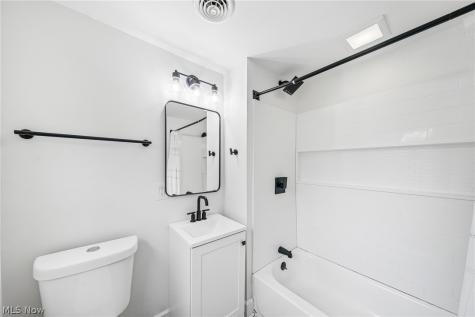 596 Greenwood Avenue Akron OH 44320