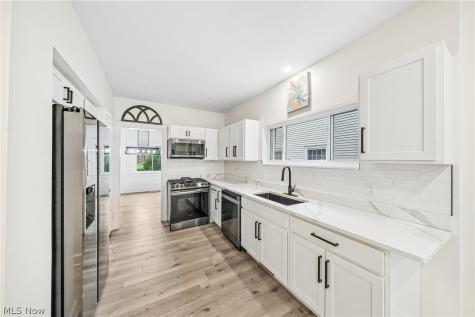 596 Greenwood Avenue Akron OH 44320