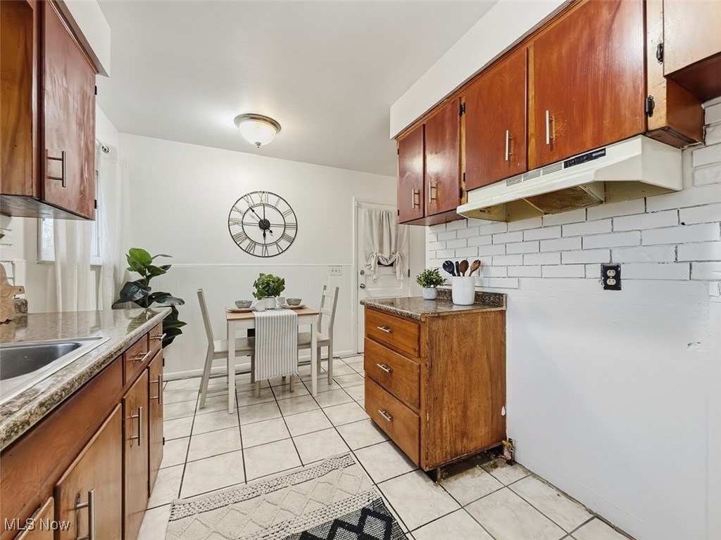 2486 Montgomery Avenue NW Warren OH 44485
