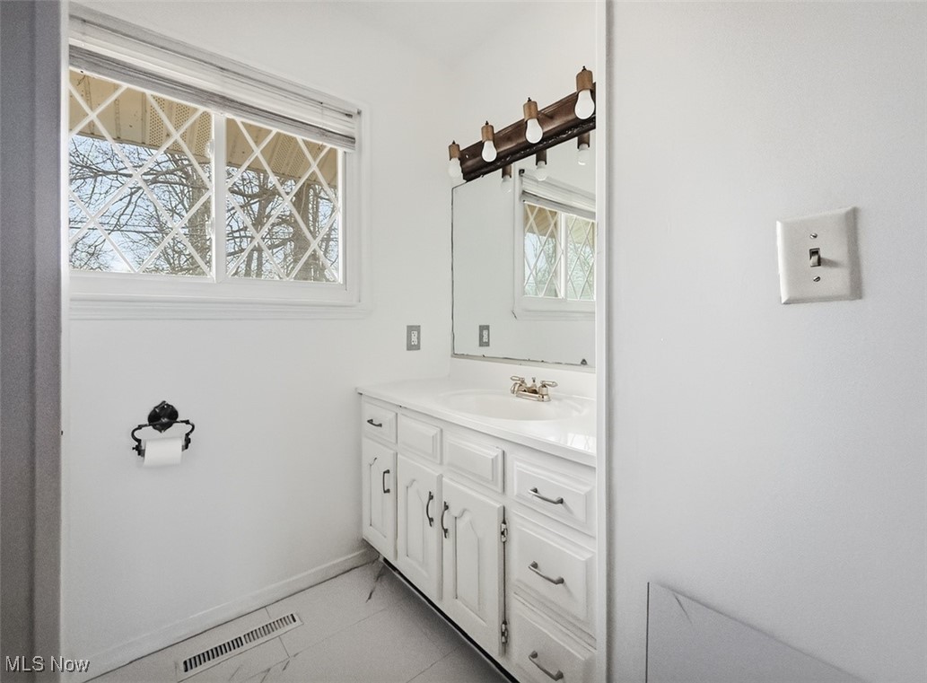 2486 Montgomery Avenue NW Warren OH 44485