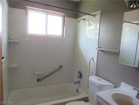 4680 Beechgrove Avenue Garfield Heights OH 44125