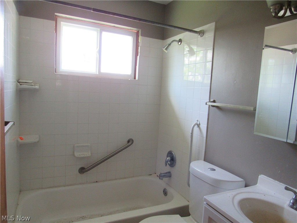 4680 Beechgrove Avenue Garfield Heights OH 44125