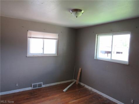 4680 Beechgrove Avenue Garfield Heights OH 44125