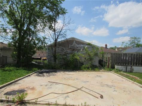 4680 Beechgrove Avenue Garfield Heights OH 44125