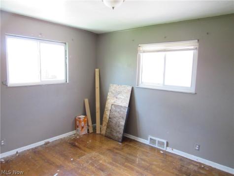 4680 Beechgrove Avenue Garfield Heights OH 44125